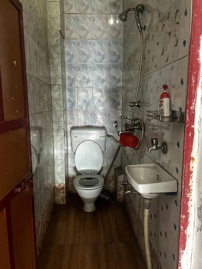 Shri Guest House Varanasi 2*,  India